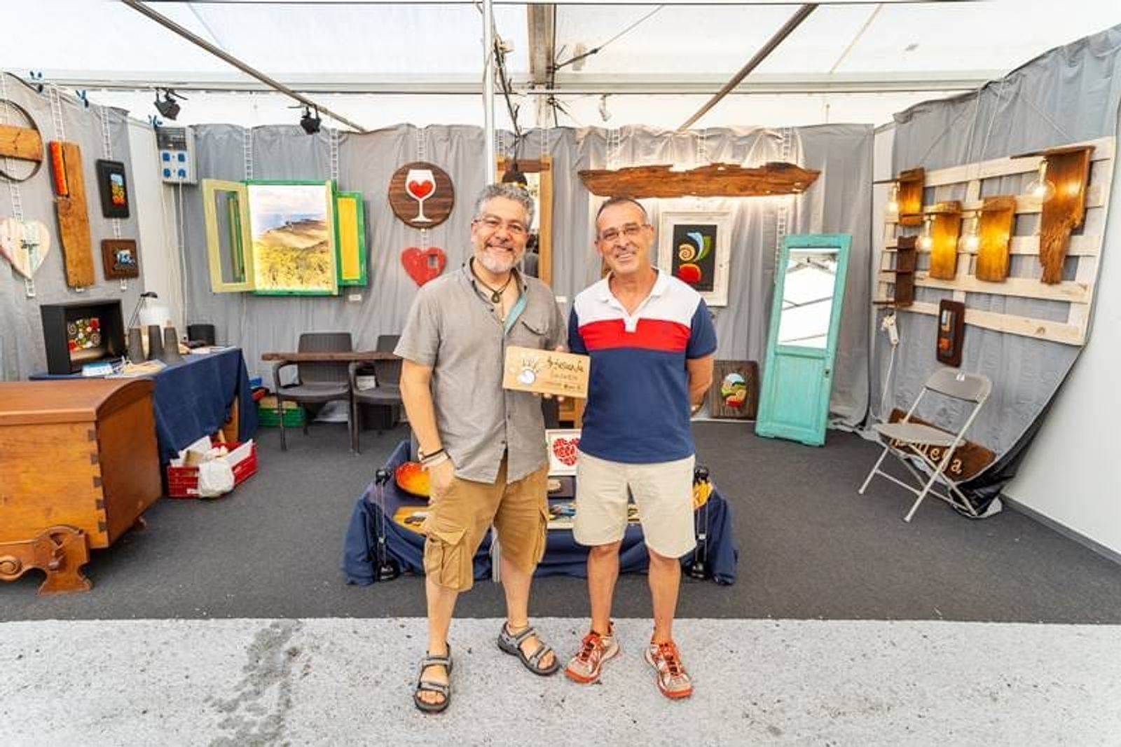 Ramón Machín e Isaac Ramos, ganadores del premio al mejor stand de la XXXIII Feria Insular de Artesanía de Lanzarote