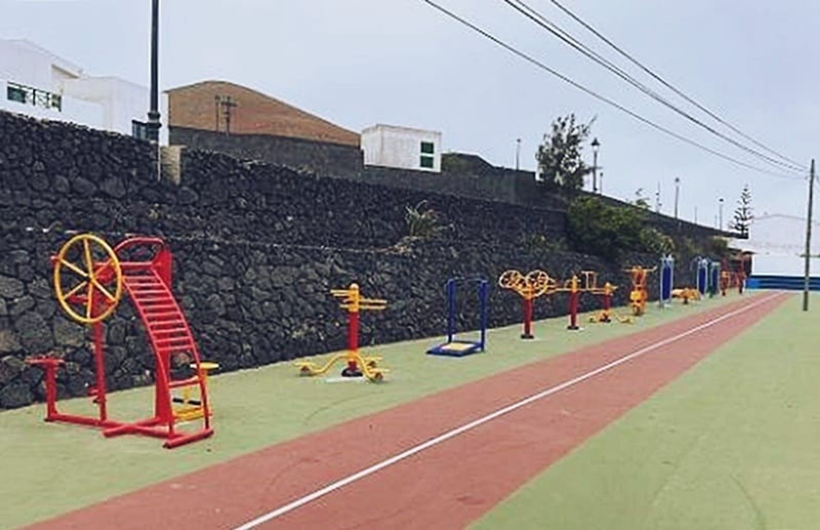 Tinajo informa de un nuevo cierre en las instalaciones municipales