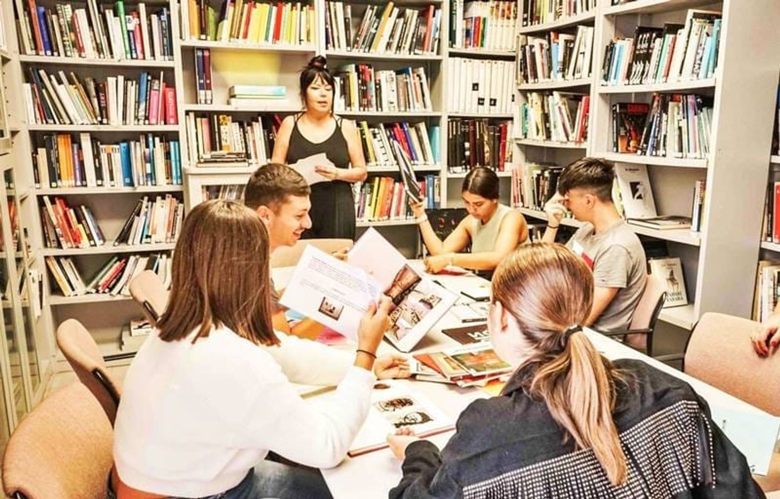 Canarias busca fomentar el acceso de la población juvenil a la cultura a través de treinta líneas de trabajo