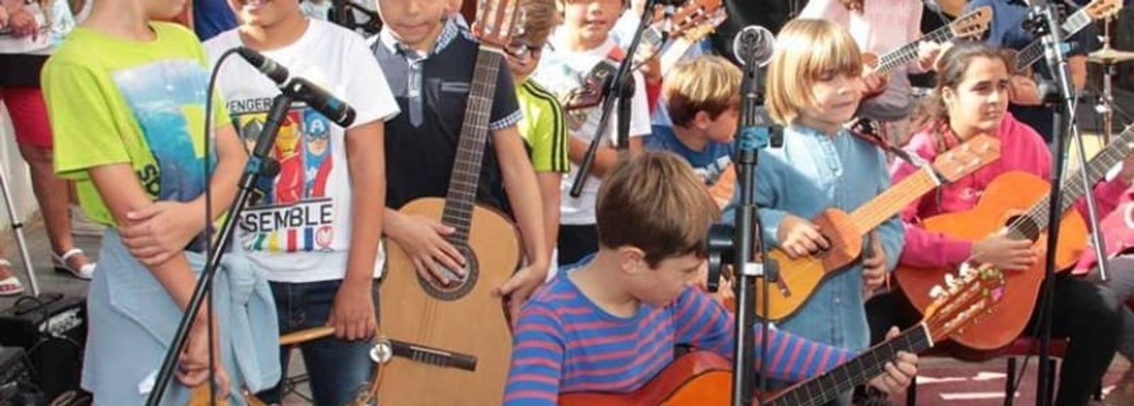 La Escuela de Música Toñín Corujo lleva el talento infantil a La Plazuela