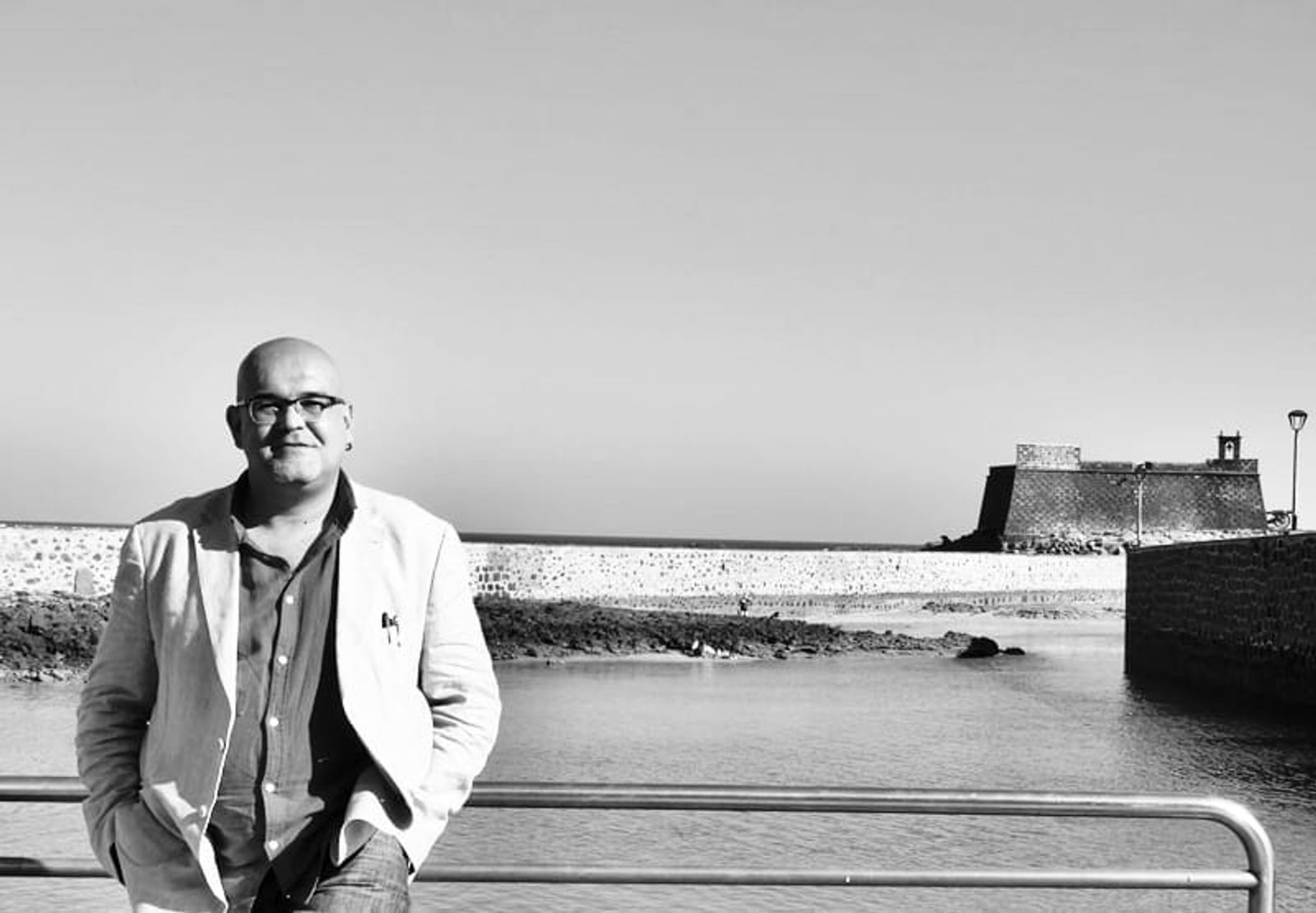 Fallece Alexis Ravelo, autor de la novela ambientada en Lanzarote ‘La ceguera del cangrejo’