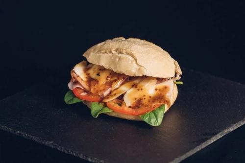 Tinajo celebra la décima edición del Bocata Tour con diez establecimientos participantes
