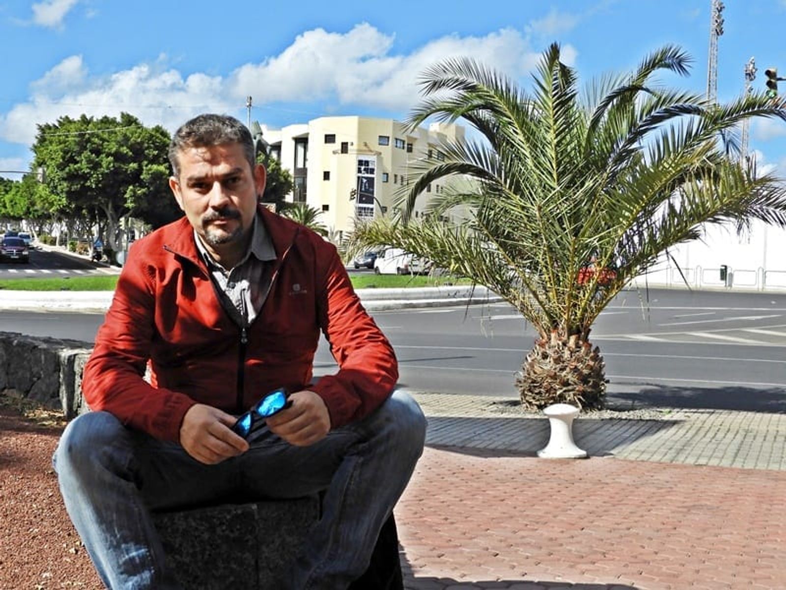 Antonio Daniel García Orellana: “Los autores tenemos que reaccionar a los problemas sociales a través de la escritura”