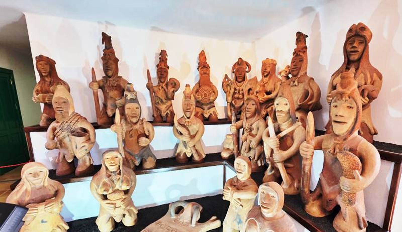 Ya se puede visitar la exposición ‘Juan Brito y la Princesa Ico: Un viaje mitológico’