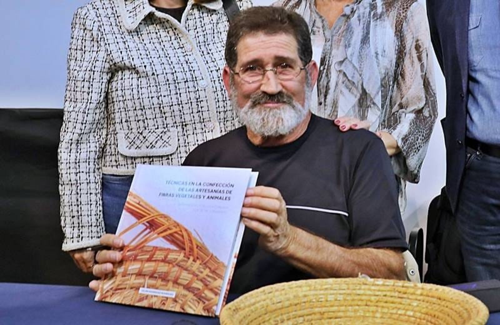Julián Rodríguez presentó su libro, que busca la puesta en valor de la artesanía tradicional