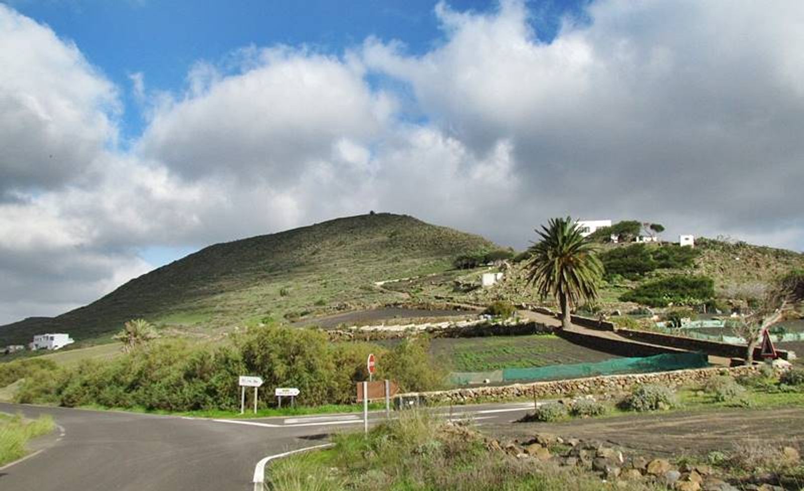 Nueva ruta nocturna en Haría, esta vez la Montaña de la Faja