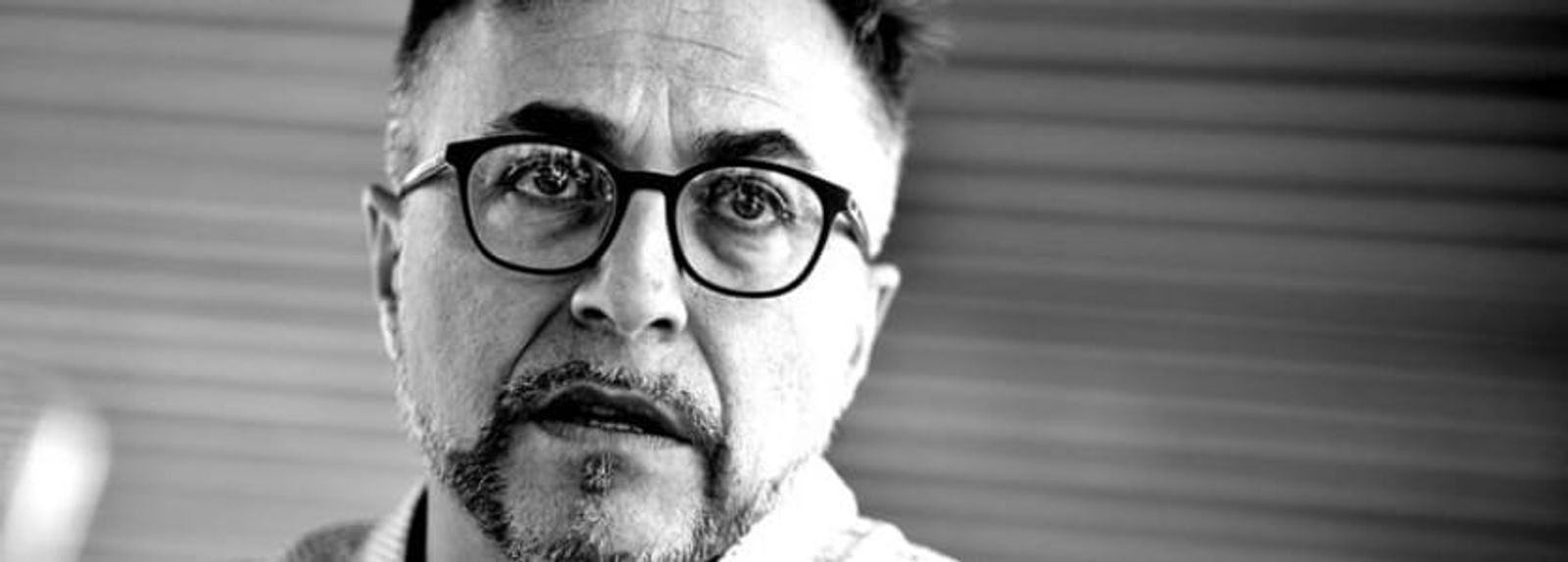 El escritor tinerfeño Rafael-José Díaz presenta este viernes su poemario ‘Bajo los párpados de quién se aleja’