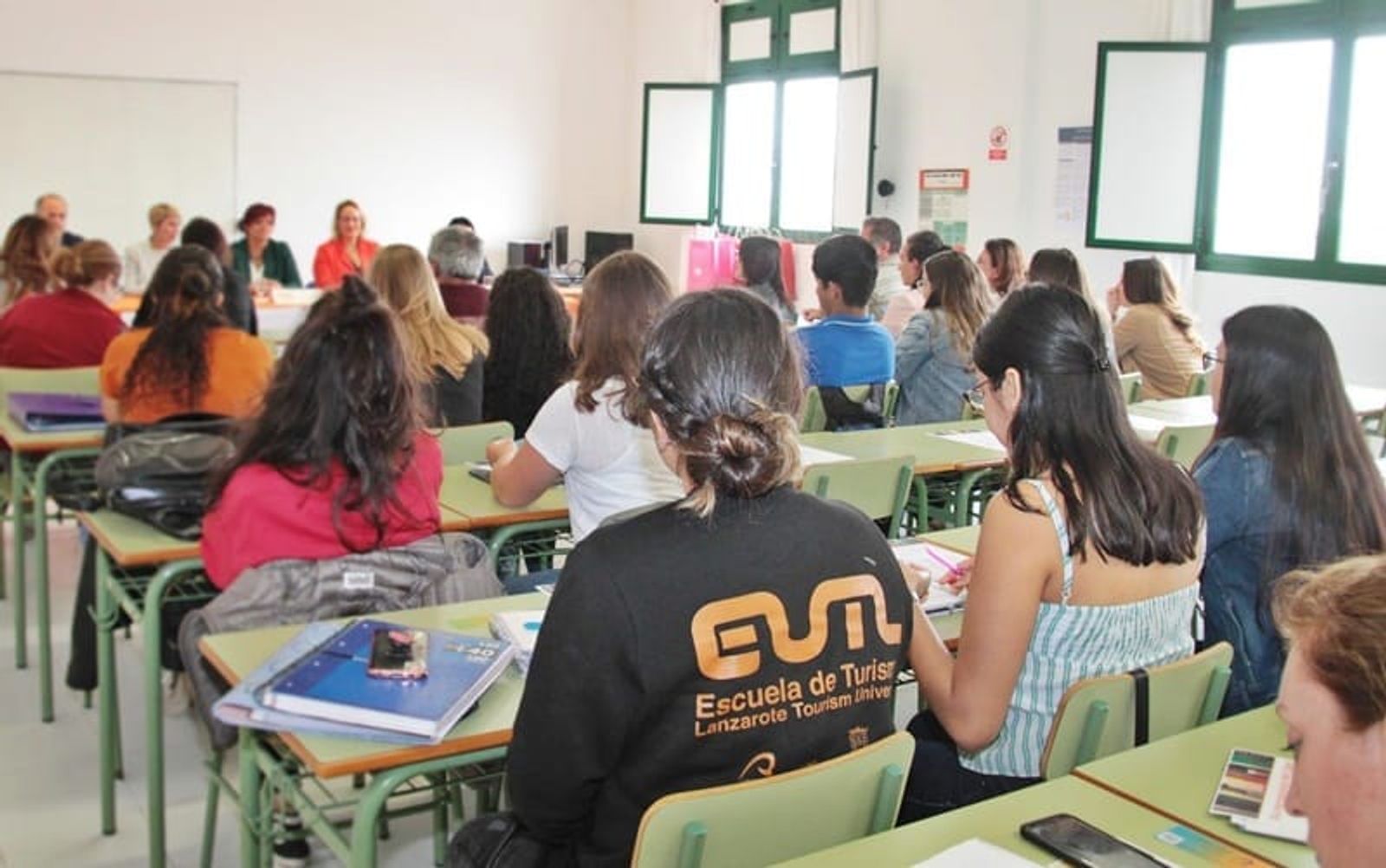 El Gobierno de Canarias publica el primer listado provisional de becas concedidas para estudios universitarios