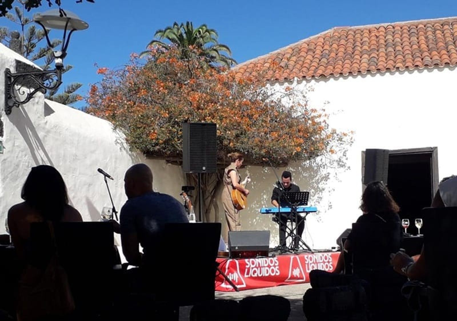Maru Cabrera protagonizó el primer concierto de Sonidos Líquidos Emotions