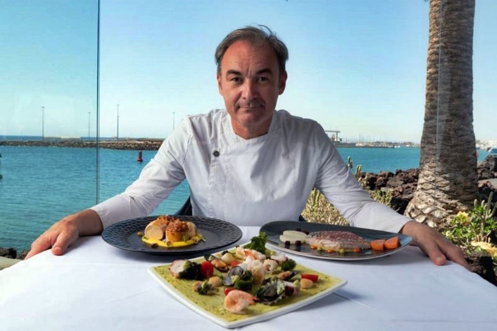 El restaurante del Castillo de San José se presenta como candidato a las guías Michelín y Repsol