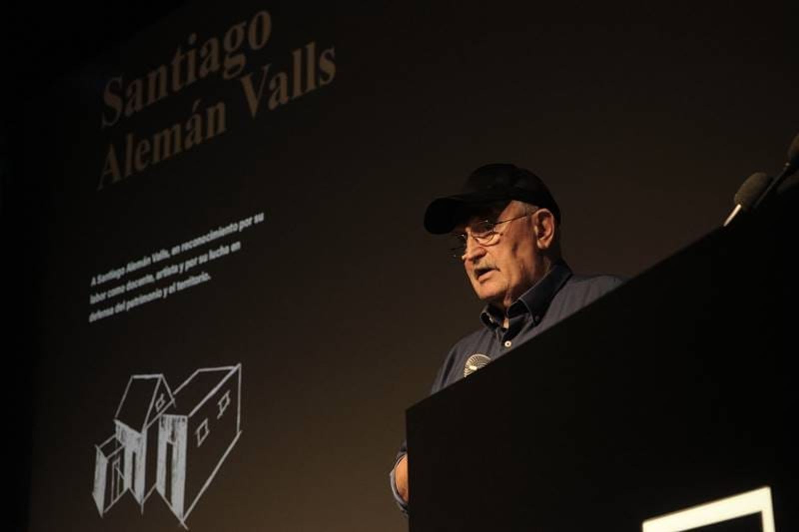 Veintinueve Trece rinde homenaje a Santiago Alemán por su enorme trayectoria