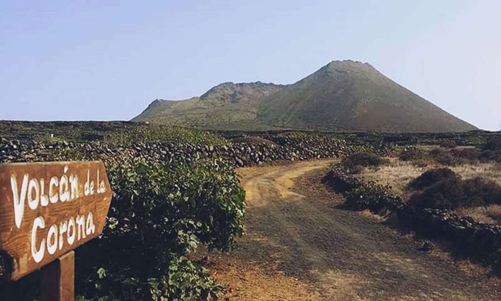 Descubre las rutas de senderismo del norte de Lanzarote y La Graciosa