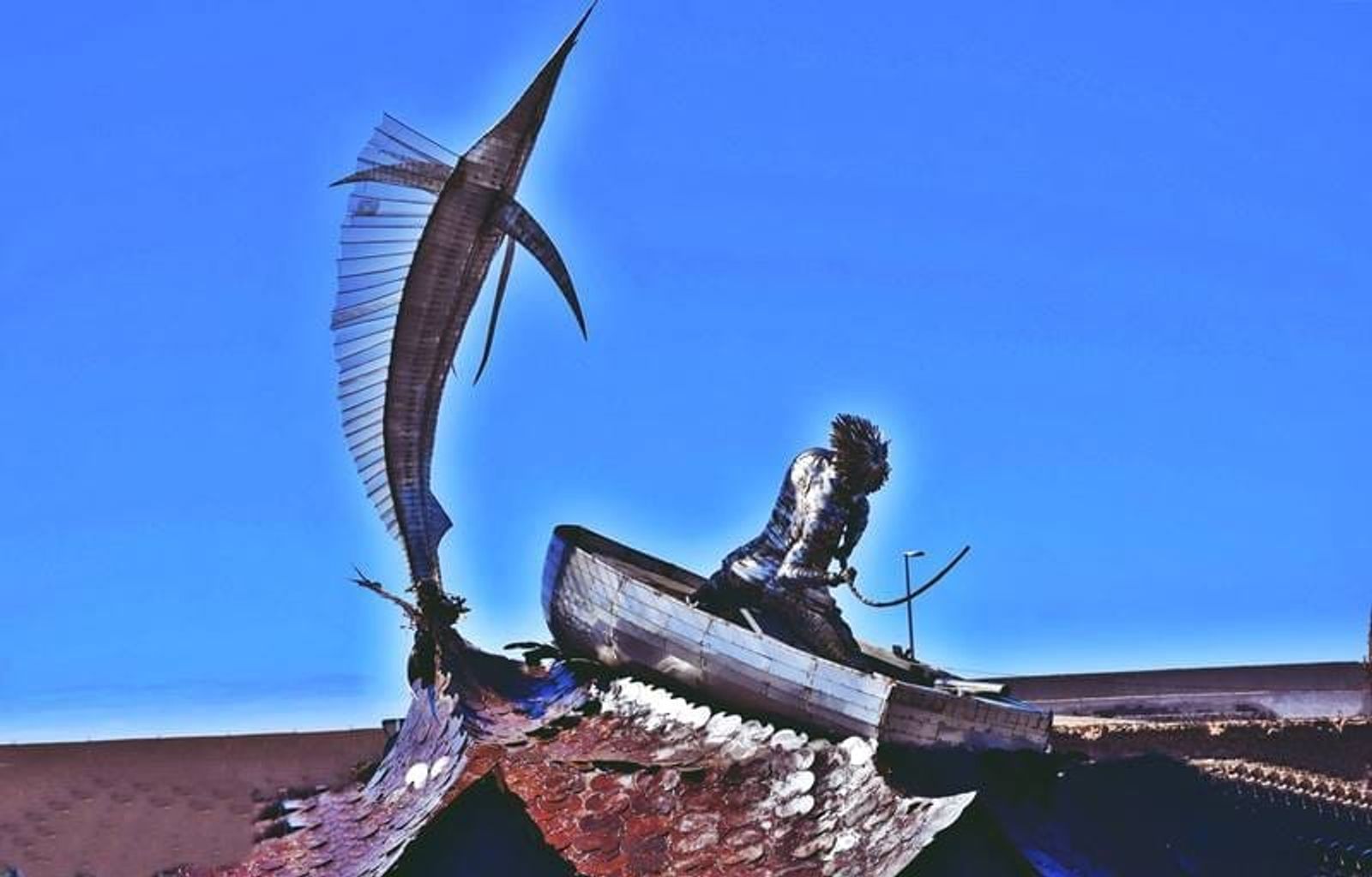 Arrecife ya luce escultura en honor al lanzaroteño en el que se basa ‘El viejo y el mar’ de Hemingway