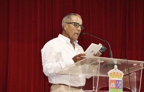 Jaime Quesada presenta en Yaiza su nuevo libro de poesía ‘Alongado al brocal’