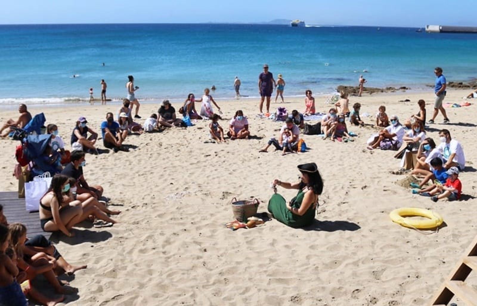 Cuentacuentos en Playa Blanca para concienciar sobre el medioambiente