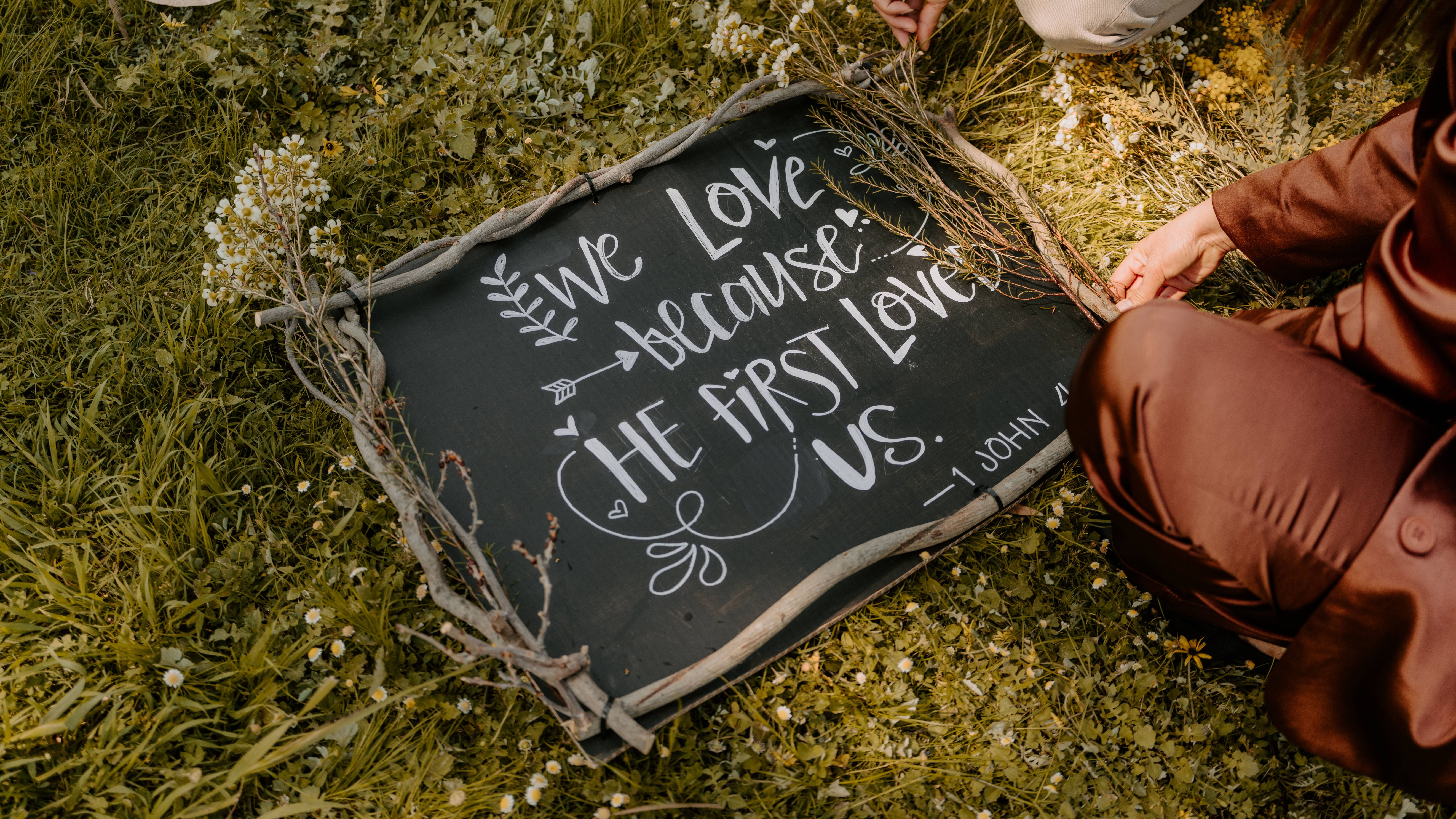 Wedding postcards - Genesis Films
