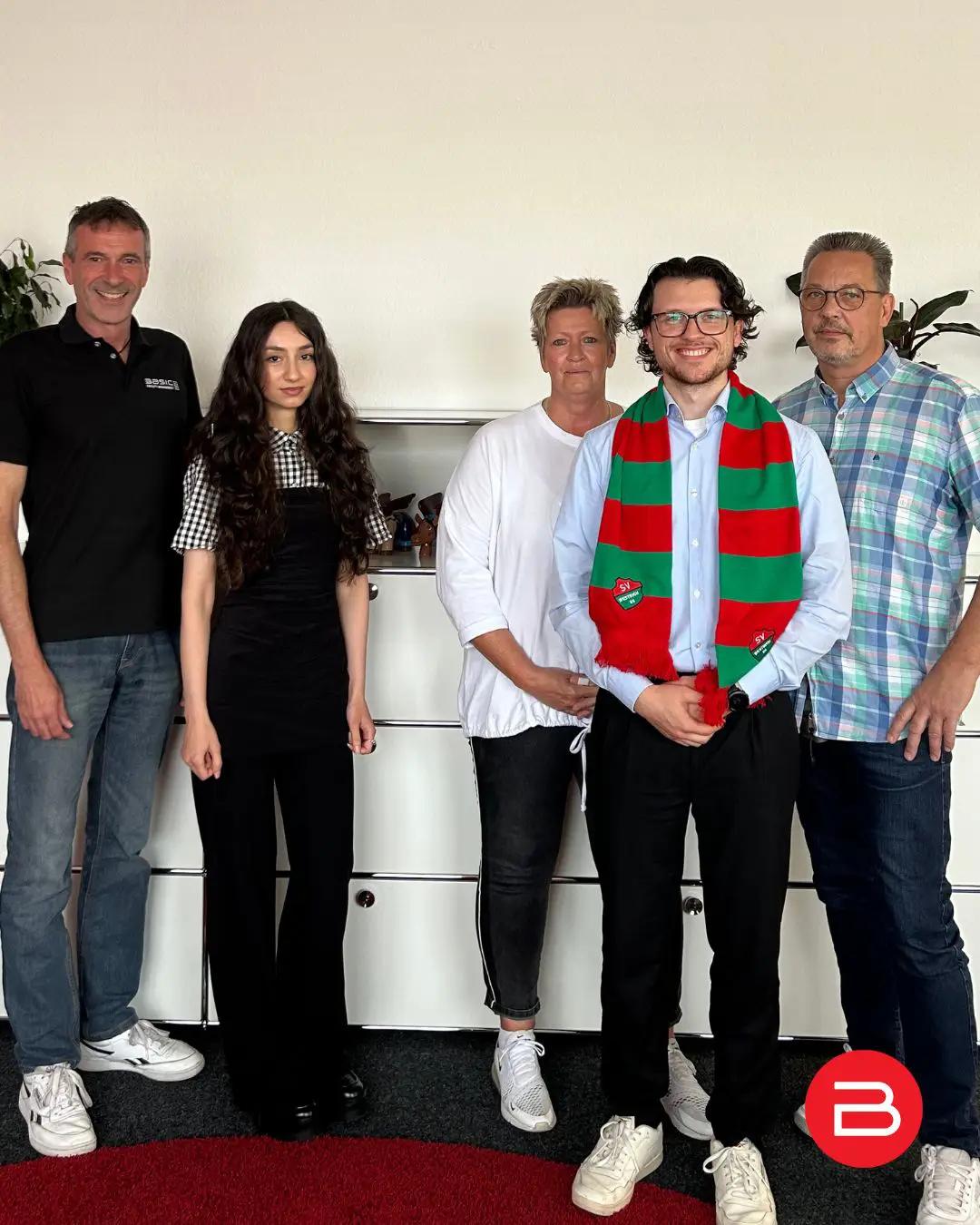 Foto: BASIC und Verantwortliche des SV Westrich 55