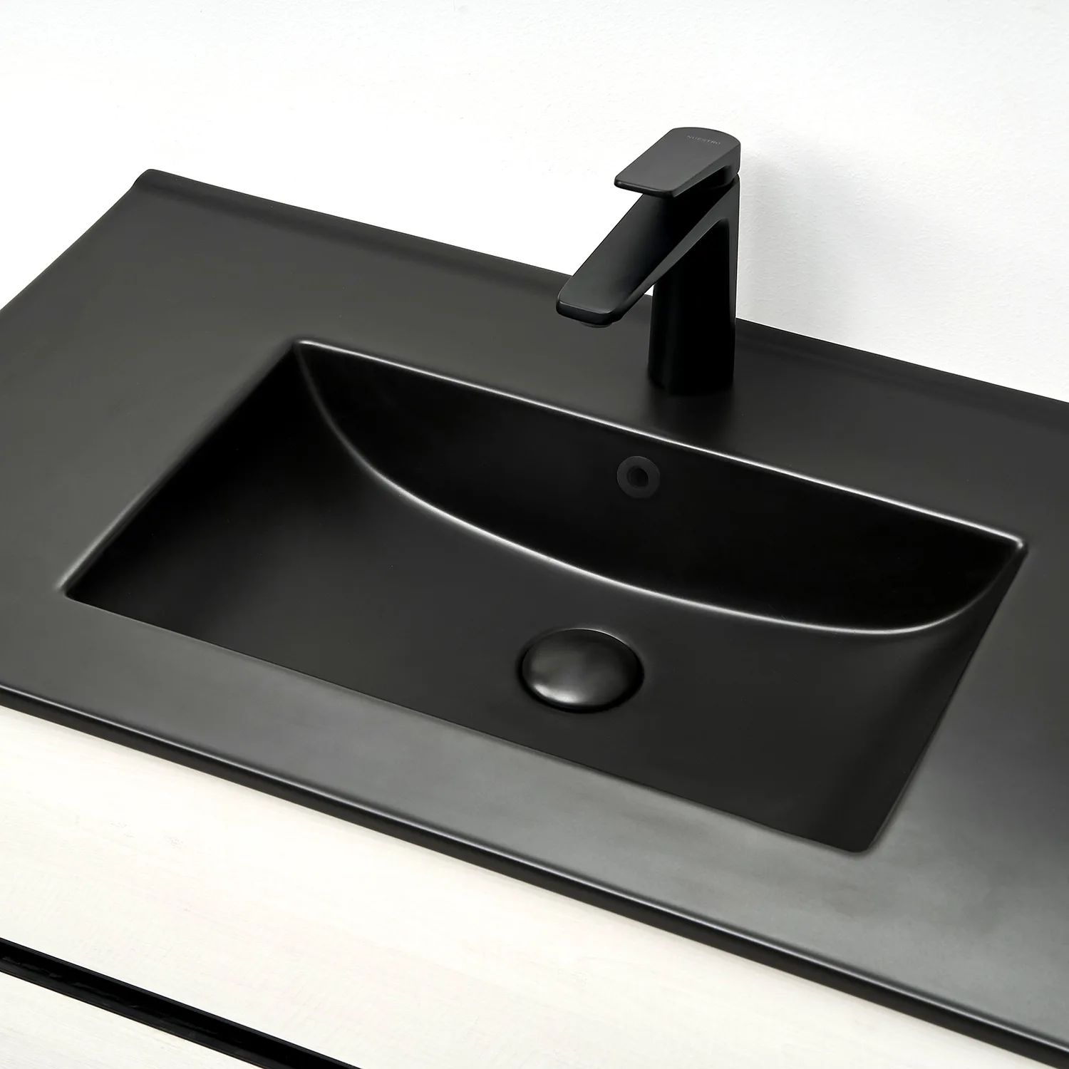 Mesada B80BM Negro Matte, vista detalle