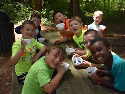 campers playing tetherball at Rambling Pines Day Camp