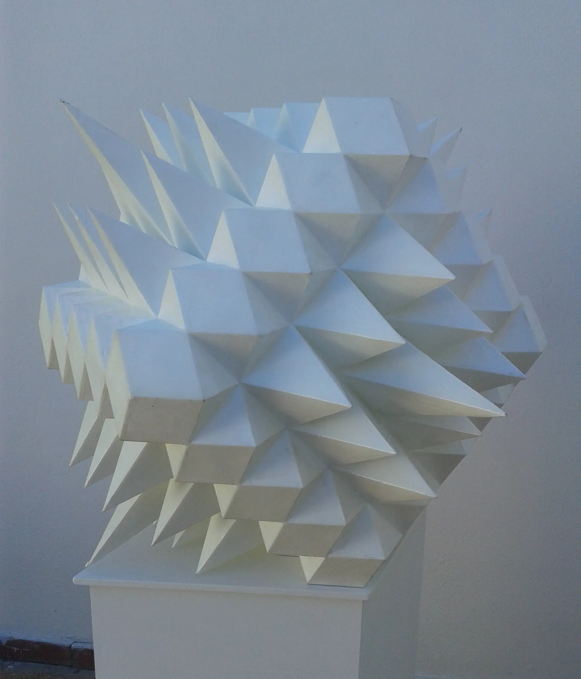 Del cubo al granatoedro rómbico