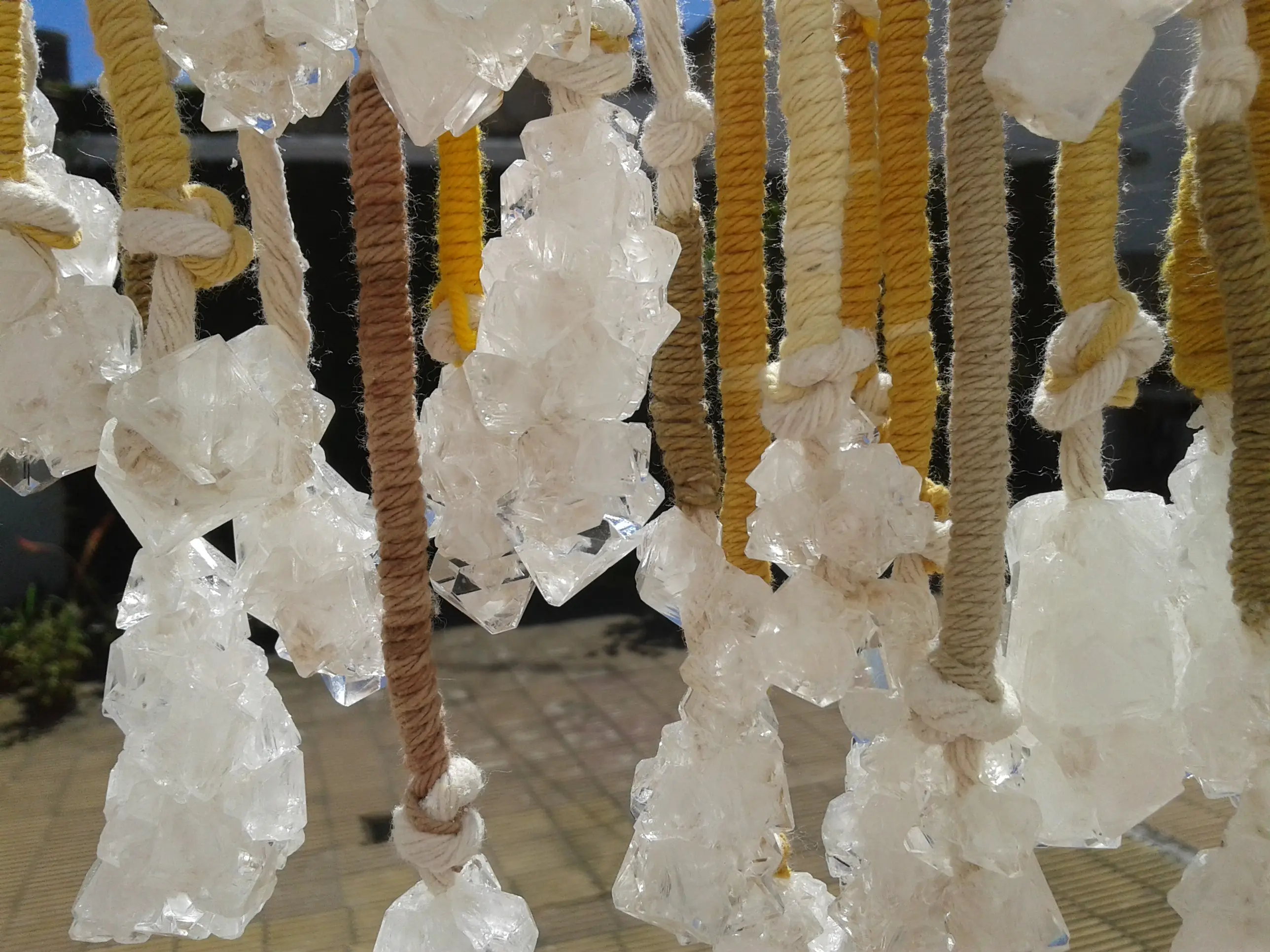 Quipu con cristales. De la serie JUNTARSE 78/30.000