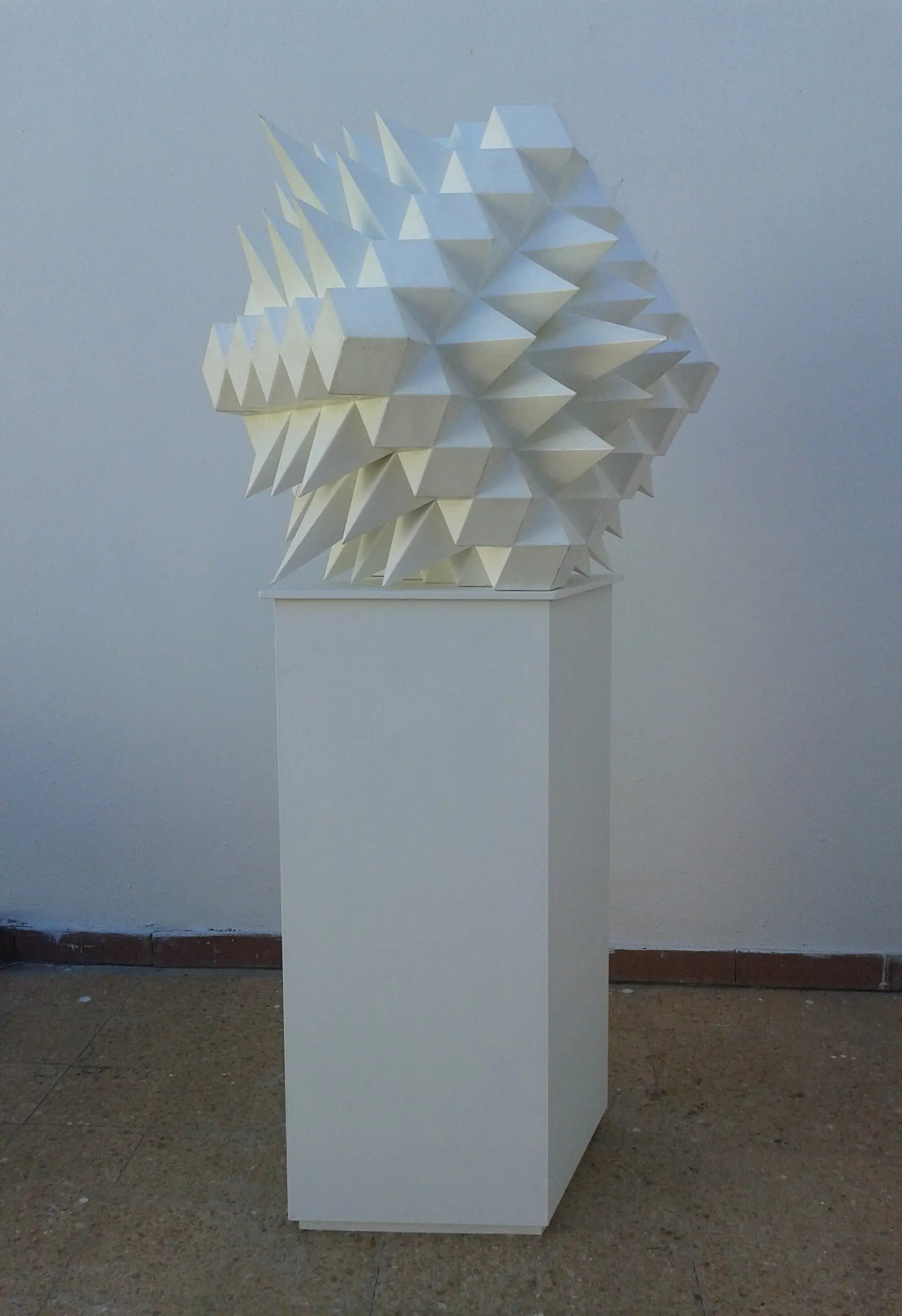 Del cubo al granatoedro rómbico