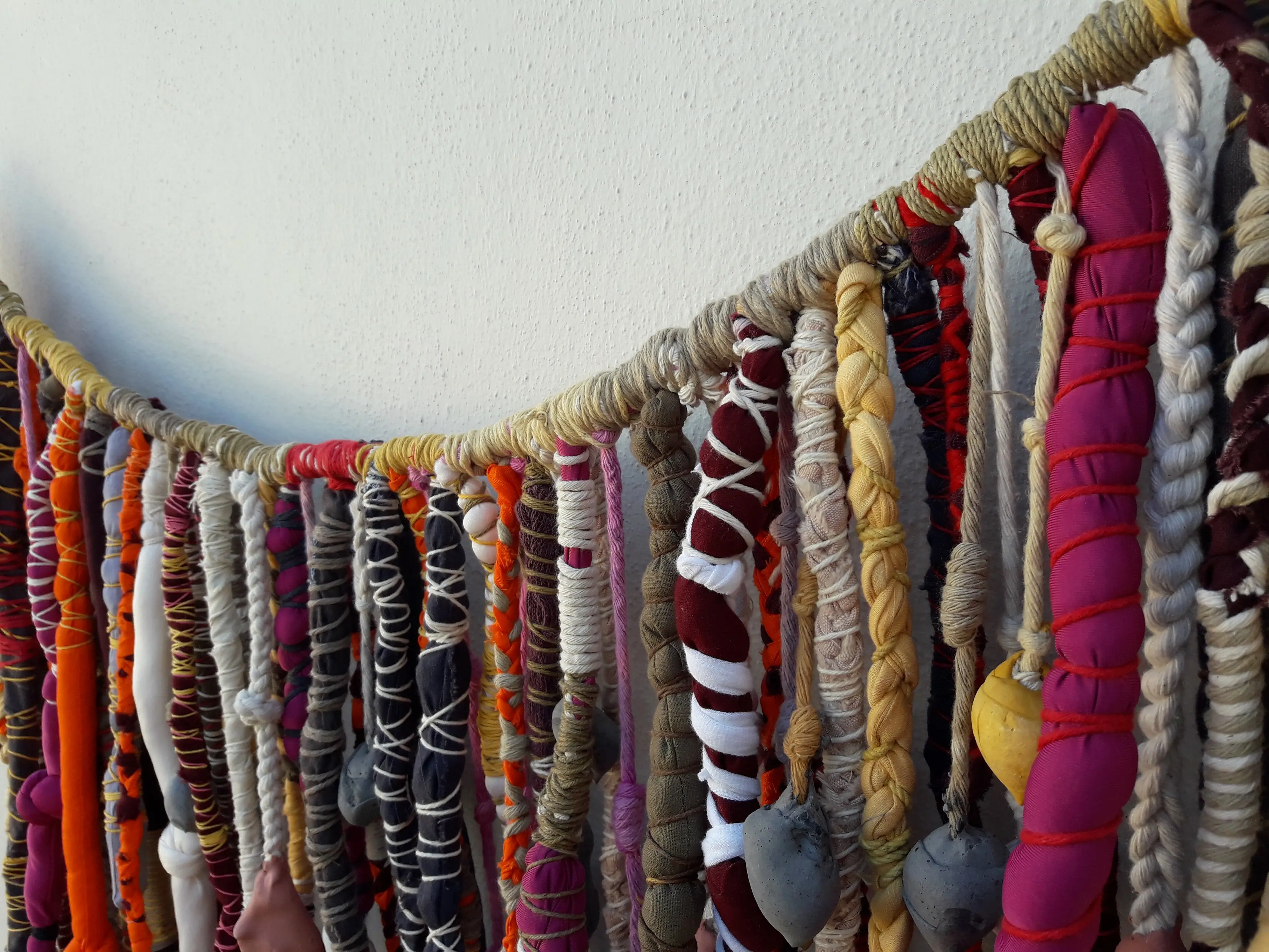 Memorias encapsuladas de una América que no fue. De las serie JUNTARSE 93/30.000