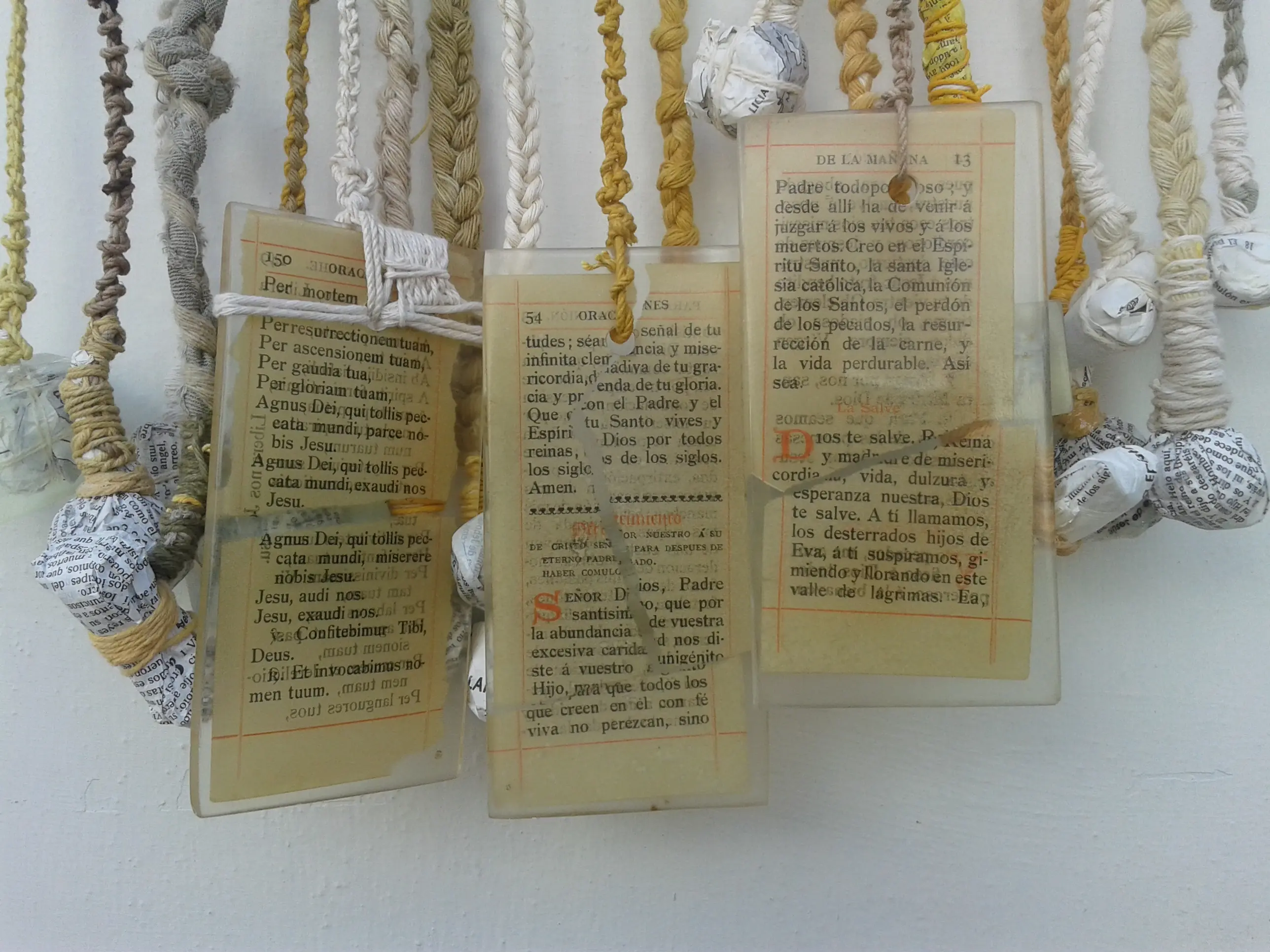 Biblia en la América que no fue. De la serie JUNTARSE  85/30.000. (detalle)