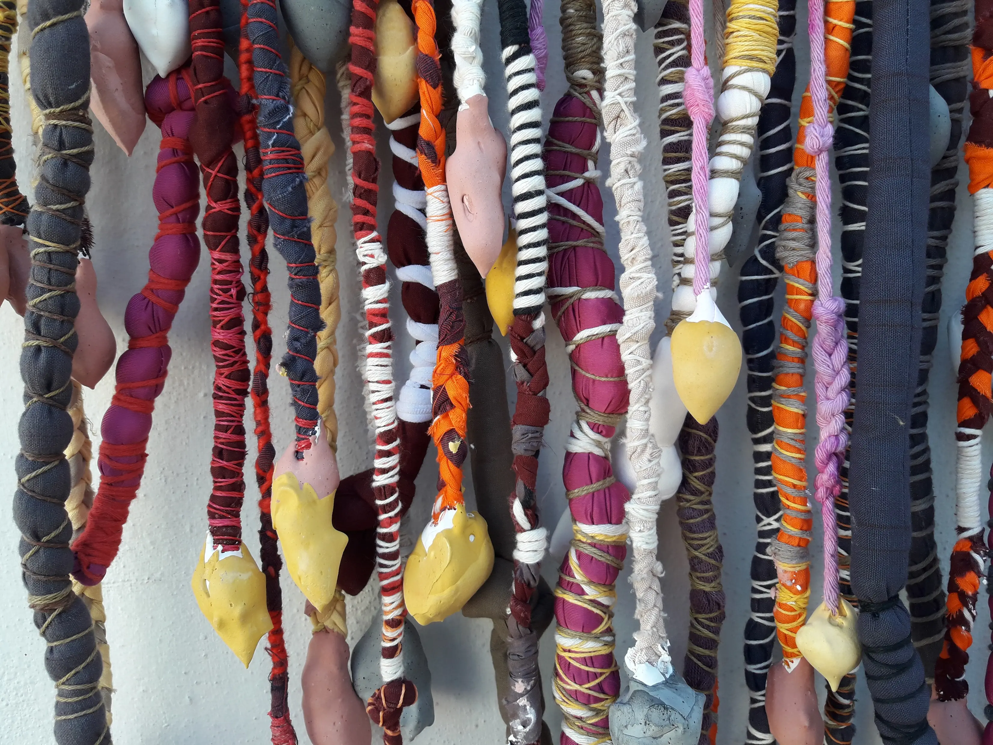 Memorias encapsuladas de una América que no fue. De las serie JUNTARSE 93/30.000