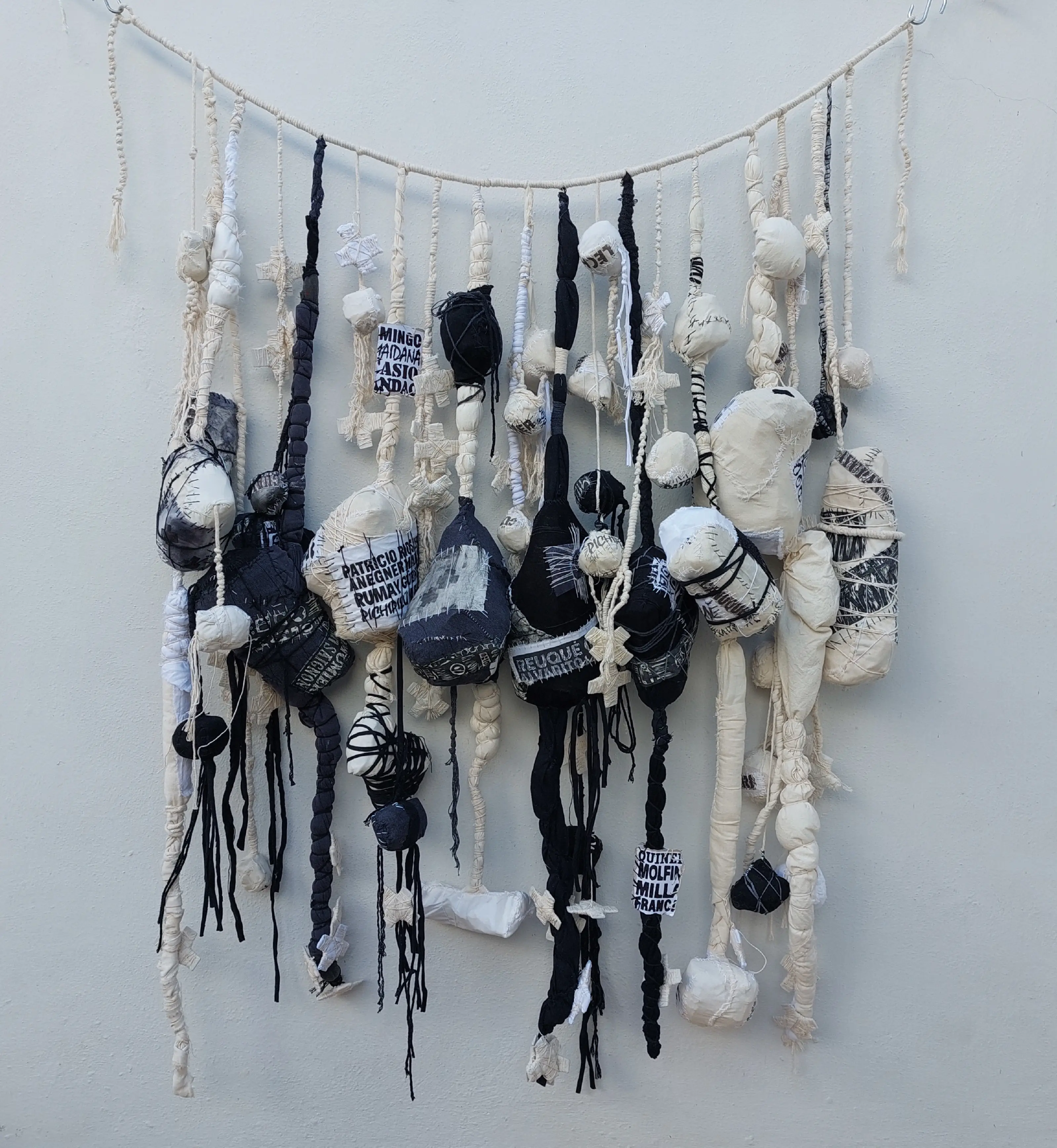 Memorial nómade de fronteras preexistentes. De la serie JUNTARSE 136/30.000