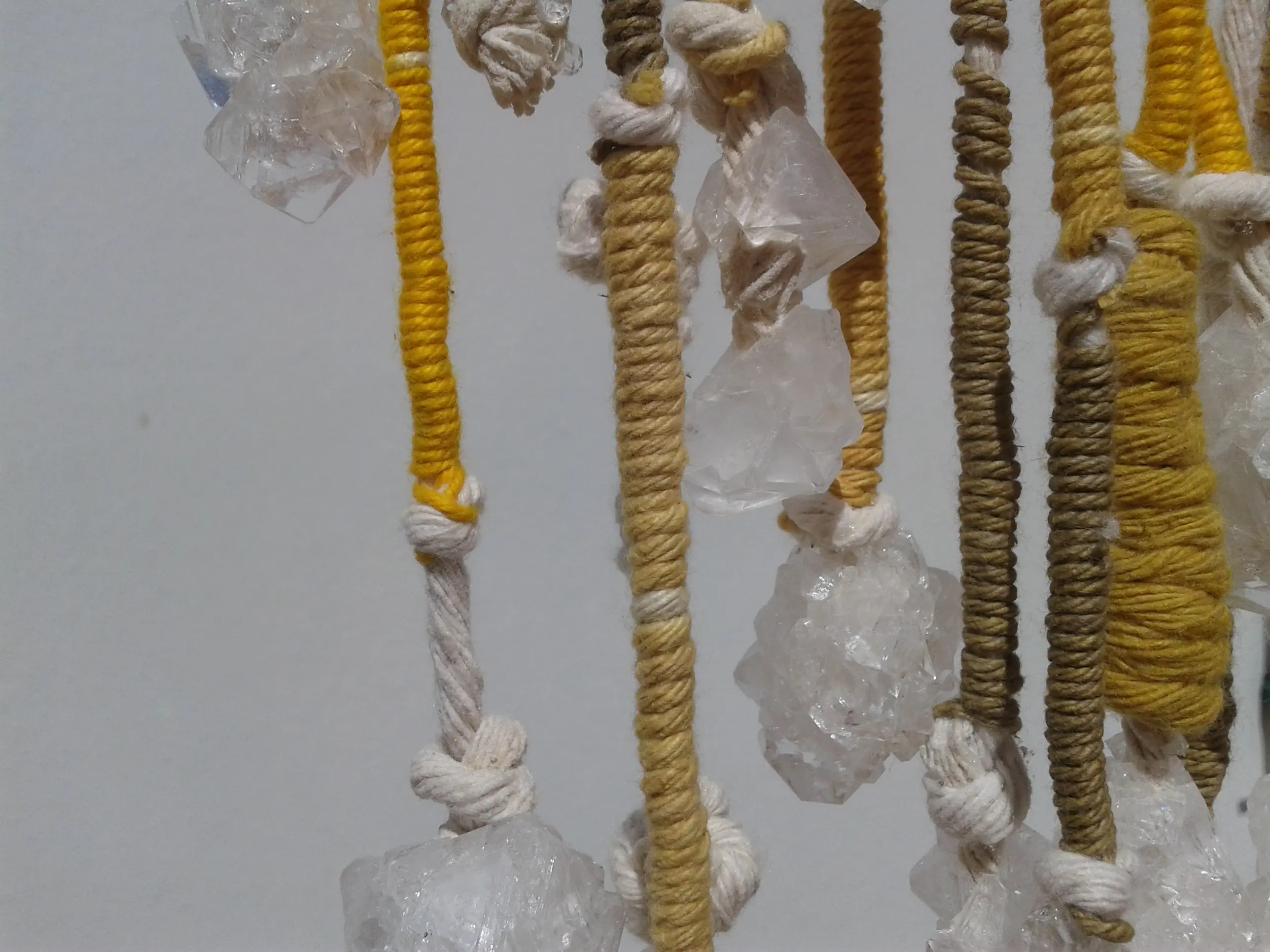 Quipu con cristales. De la serie JUNTARSE 78/30.000