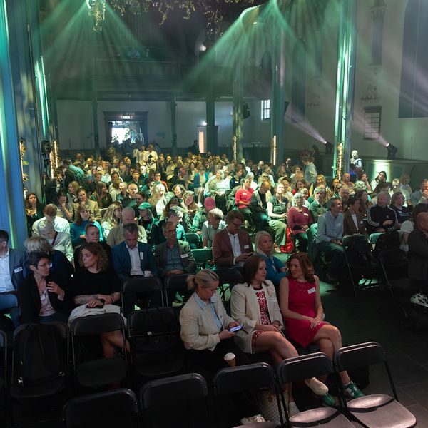 Naturkonferansen, folk inne i kirken