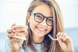 The Smile Decision: Braces vs. Clear Aligners - Mom's Ultimate Guide!