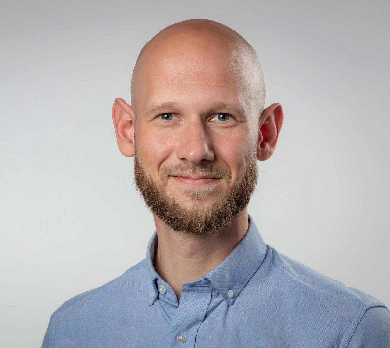 Alexander Smedegaard, kædechef, i hvid skjorte