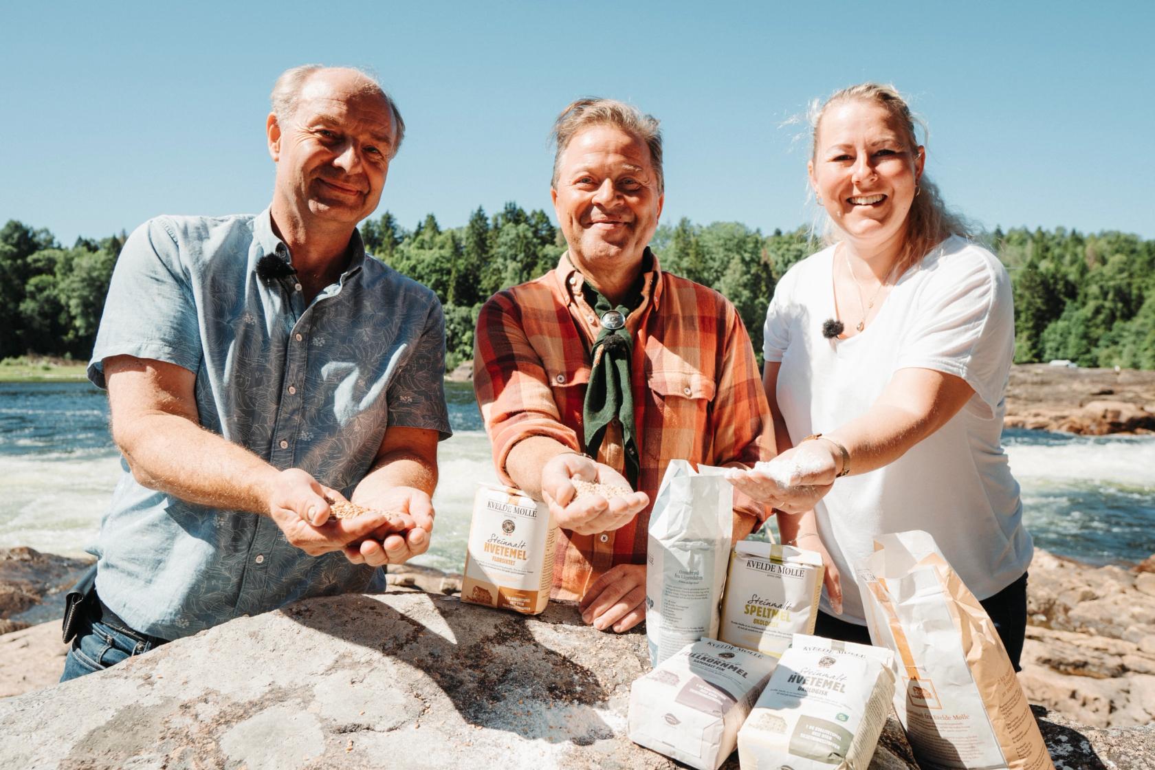 Kvelde Mølle driver meget kortreist lokalmatproduksjon. Kornet de kverner mottar de fra bøndene i traktene, og alt er norsk.