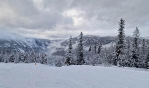 Påske en Noruega: Una celebración religiosa con un toque de aventura al aire libre