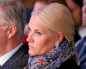 ¿Por qué la entrevista a la princesa Mette-Marit no ha logrado calmar las críticas?