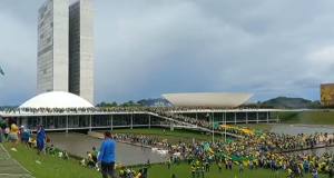  Detienen a más de 1,200 seguidores de Bolsonaro por el asalto golpista en Brasil