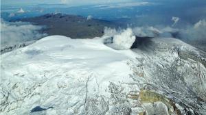Colombia se prepara ante la posible erupción volcánica y mantiene la alerta naranja