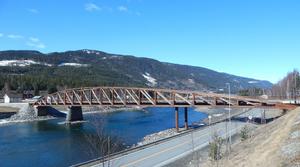 Cierran 14 puentes en Noruega tras colapso del puente Tretten