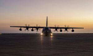 Aterriza en Guantánamo el primer vuelo militar con inmigrantes deportados desde EE.UU.