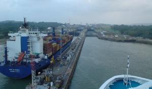 Exigen que el Canal de Panamá cierre el paso a buques rusos