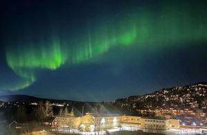Las Auroras Boreales (Norlys) iluminan el cielo de Oslo