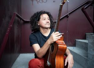 "La música me ha salvado" Cantautor Xavier Valverde