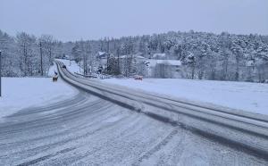 Noruega: ¡Atención! Conduzca con cuidado. Carreteras resbaladizas en varios lugares del país