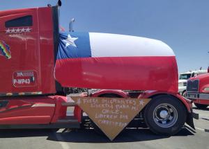 Continúan bloqueos de camioneros en Chile pese a acuerdo con gobierno