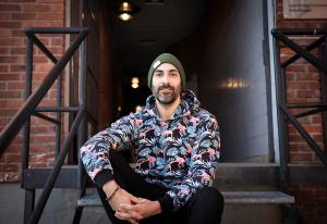 Den store verden i en Hage: Fred og Harmoni i Motgangens Tid
