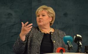 Noruega: La exprimera Ministra Erna Solberg lucha por su vida política