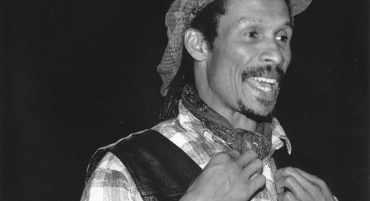 Portrett av Cliff Moustache 1990, kunstnerisk leder av Nordic Black Theatre, foto: Oslo byarkiv.