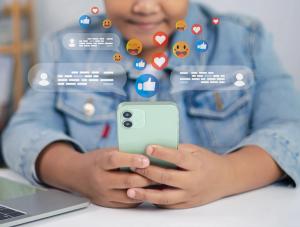 Prohibición de redes a menores: UE protege a Meta, TikTok y otros